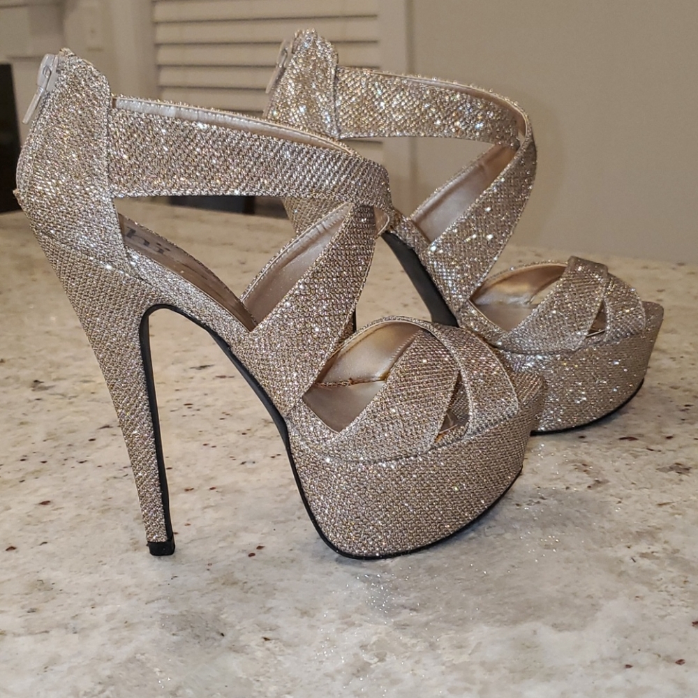 Metallic Gold Shi Heels NWOT